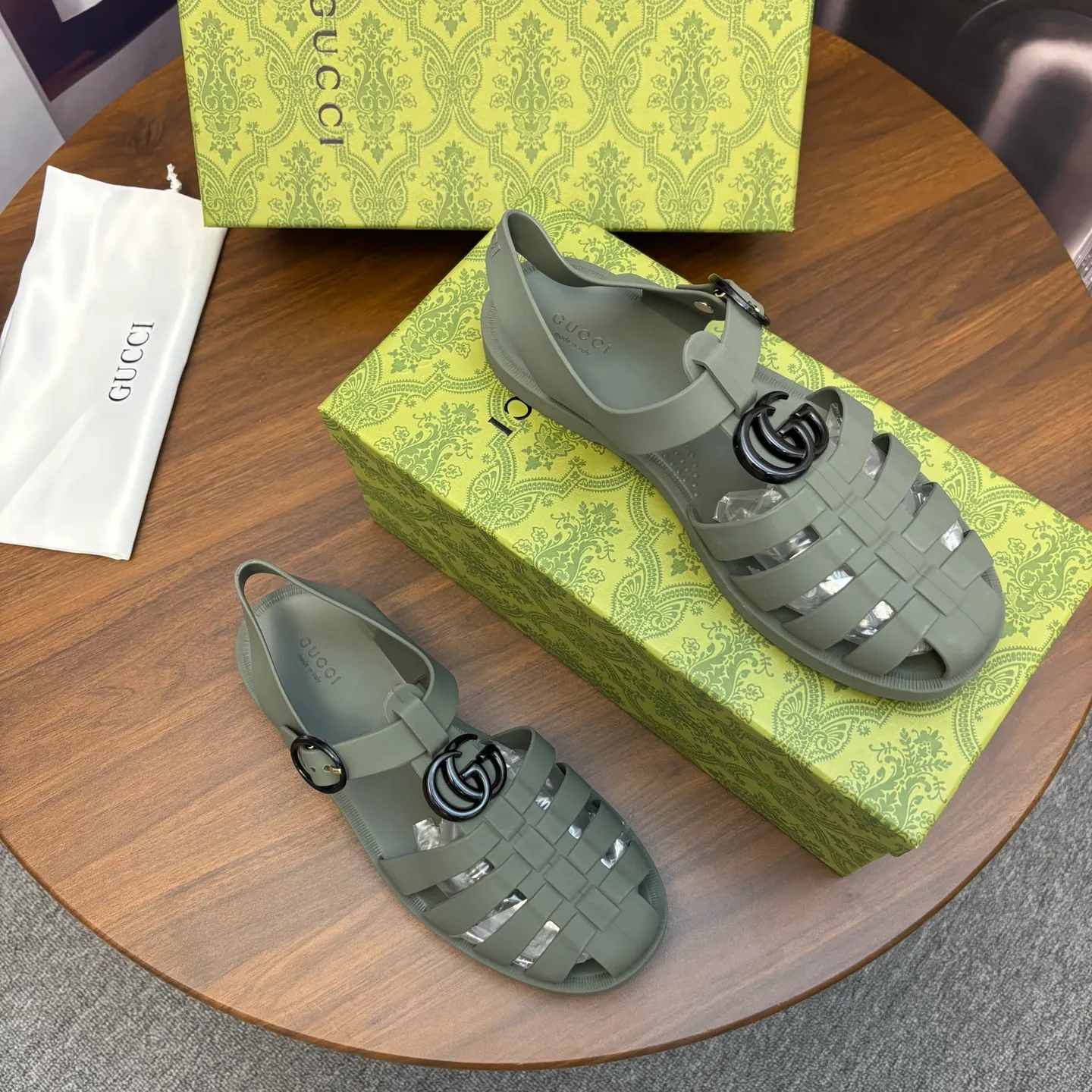Men's shoes 260💰 [Gucci] Counter quality, top-quality original goods, real photos! Original TPU material, fine workmanship, comfortable; genuine 1:1 replica Size: 36 ~ 46